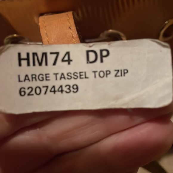 Pink Dooney & Bourke shoulder bag with leather trims and tassels - Picture 9 of 17